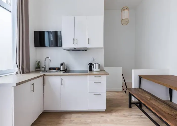 Hsh Sentier-reaumur Iii Beautiful 6p-2br